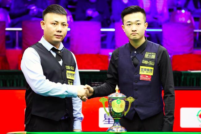 篮在攻防两 篮在攻防两