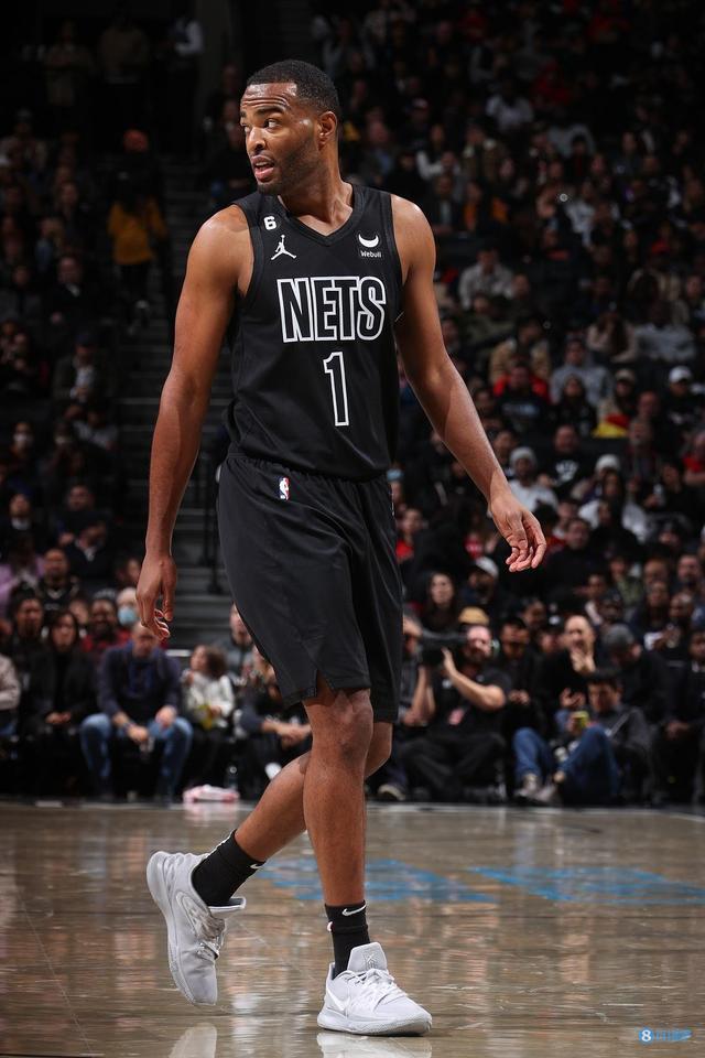 表现出的顽 表现出的顽